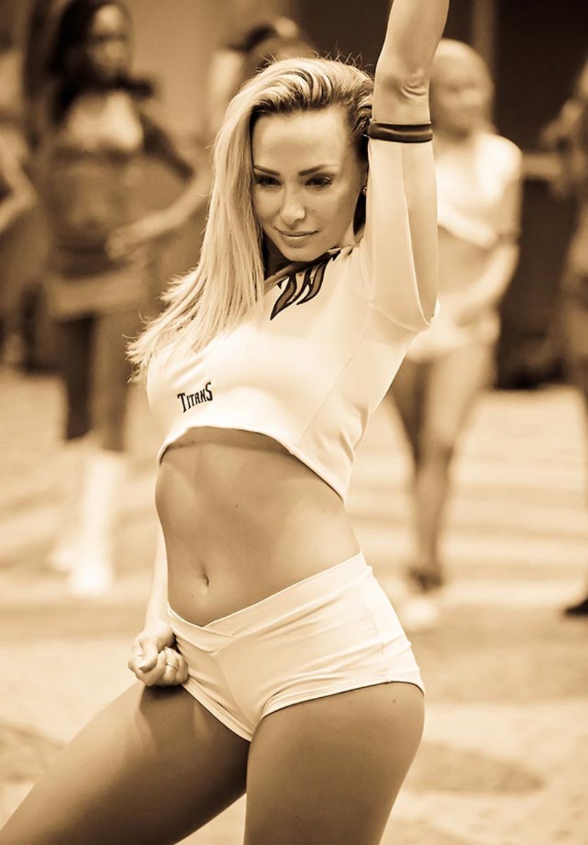 02-Jessica_Action-XYP_2816.jpg
